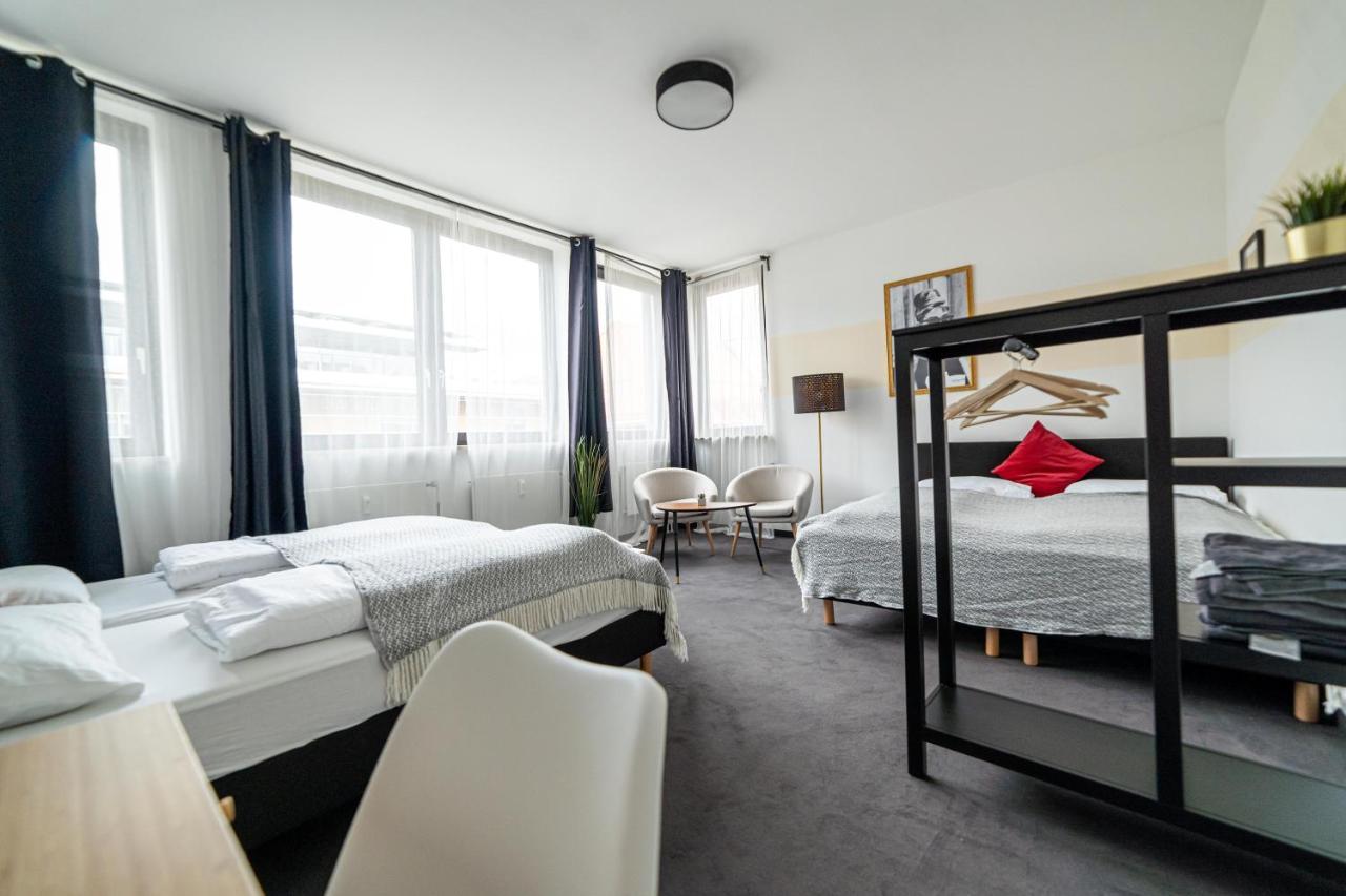 Aparthotel Full House - Shared Bath & Kitchen
