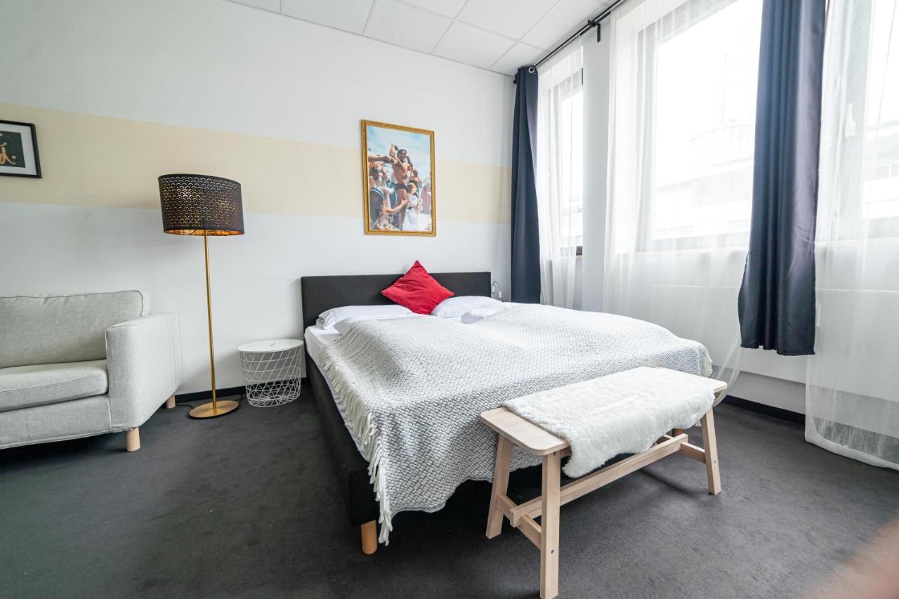 Full House - Shared Bath & Kitchen Aparthotel Nuremberg
