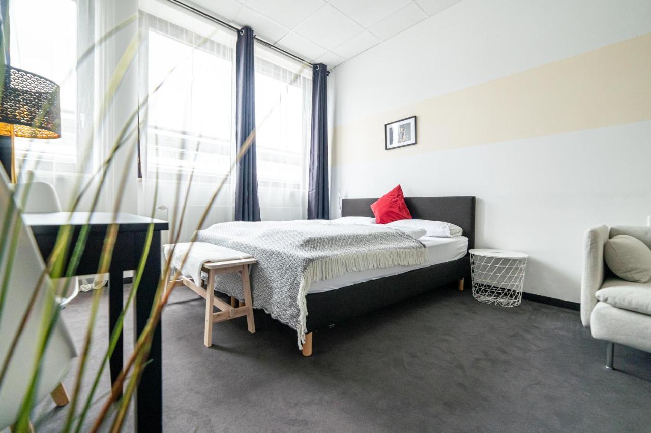 Full House - Shared Bath & Kitchen Aparthotel Nuremberg